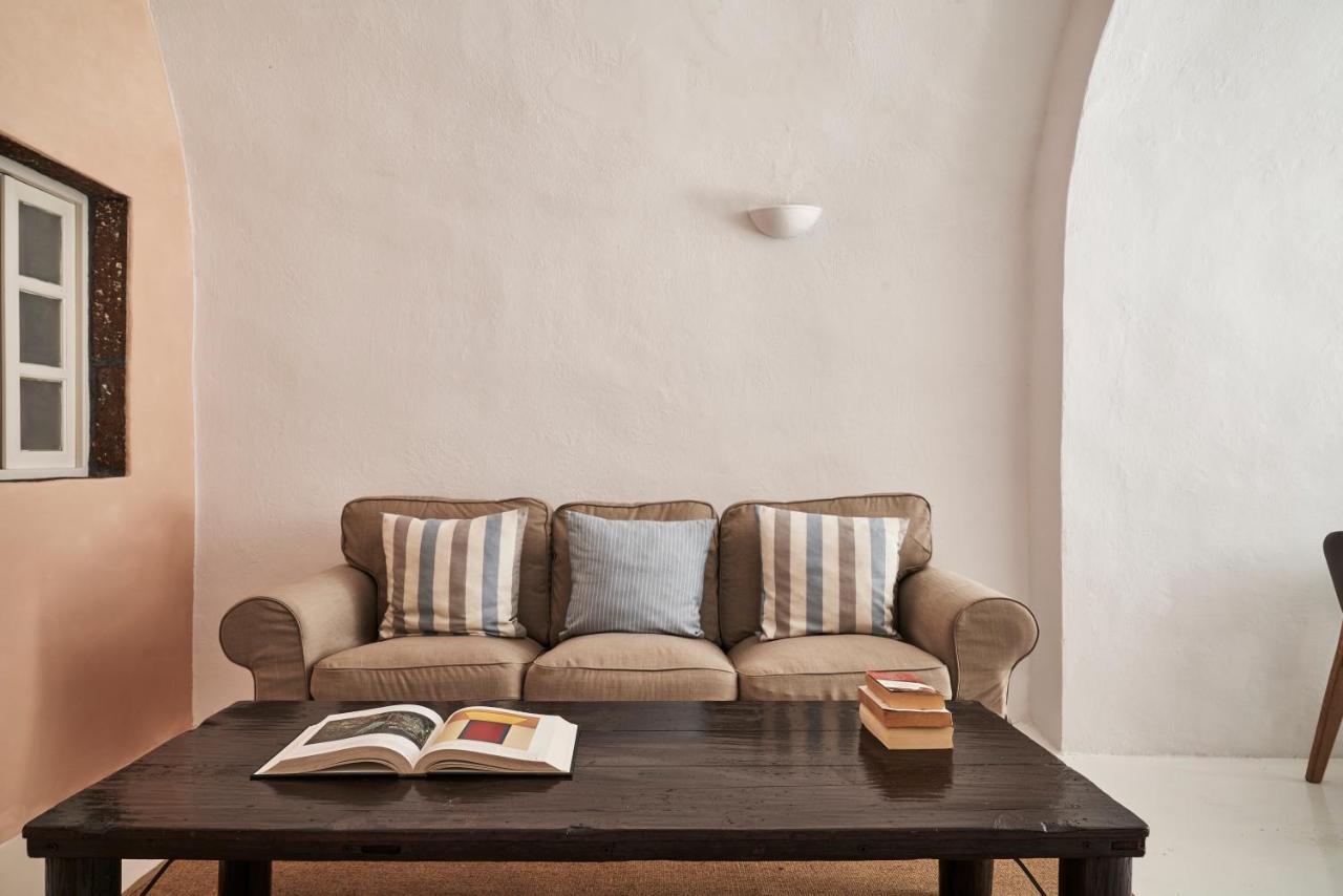 2 Bedroom Charming Villa With Outdoors Jacuzzi Μεγαλοχώρι Εξωτερικό φωτογραφία