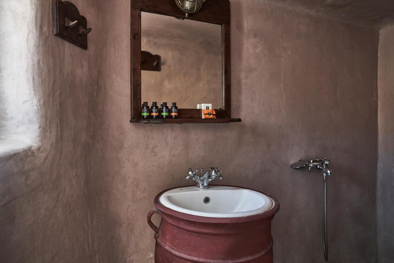 2 Bedroom Charming Villa With Outdoors Jacuzzi Μεγαλοχώρι Εξωτερικό φωτογραφία