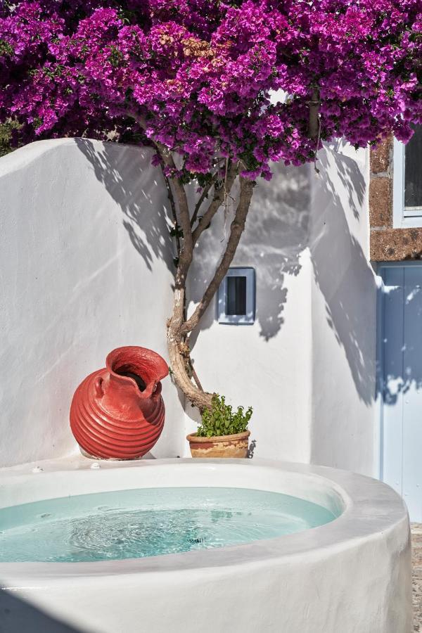 2 Bedroom Charming Villa With Outdoors Jacuzzi Μεγαλοχώρι Εξωτερικό φωτογραφία